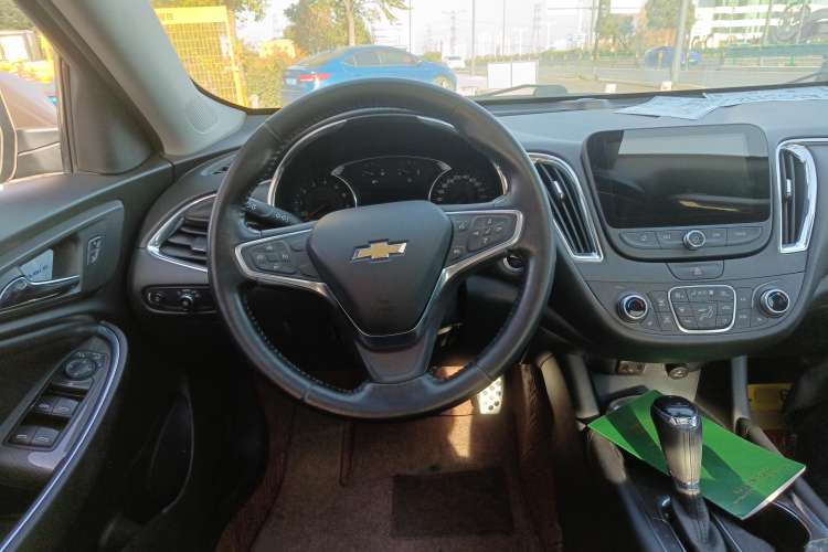 Used Chevrolet Malibu XL 2016 1.5T Dual-Clutch RuiShang Edition Steering Wheel