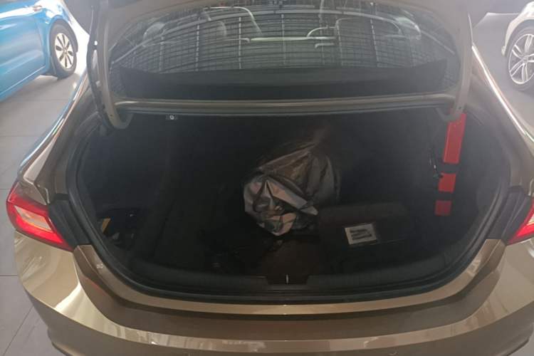 Used Chevrolet Malibu XL 2016 1.5T Dual-Clutch RuiShang Edition Trunk