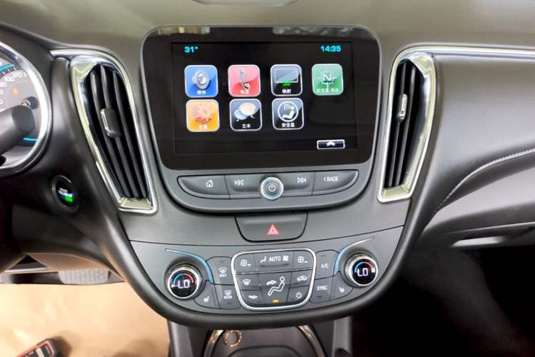 Used Chevrolet Malibu XL 2016 1.5T Dual-Clutch Ruibao Edition Audio And AC Panel