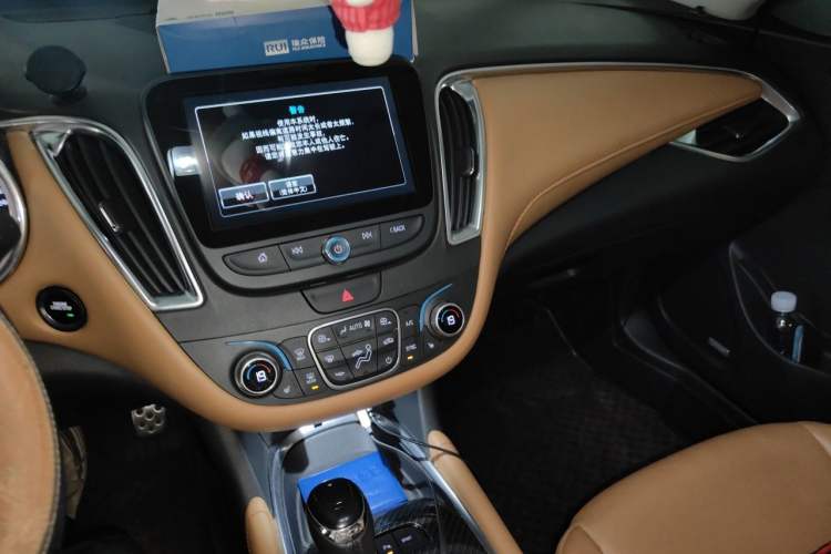 Used Chevrolet Malibu XL 2016 1.5T Dual-Clutch Ruibao Edition Audio And AC Panel