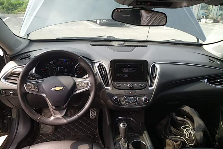 Used Chevrolet Malibu XL 2016 1.5T Dual-Clutch Ruibao Edition Center Console