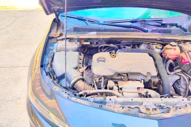 Used Chevrolet Malibu XL 2016 1.5T Dual-Clutch Enjoyment Edition Engine Bay Right