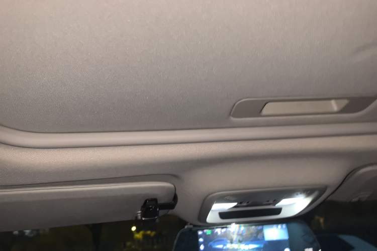 Used Chevrolet Malibu XL 2016 1.5T Dual-Clutch Ruichi Edition Headliner
