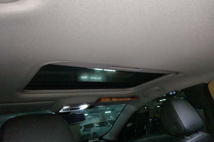 Used Chevrolet Malibu XL 2016 1.5T Dual-Clutch RuiShang Edition Headliner