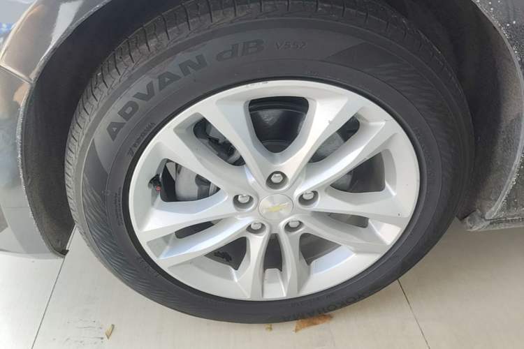 Used Chevrolet Malibu XL 2016 1.5T Dual-Clutch Ruichi Edition Left Front Wheel Hub