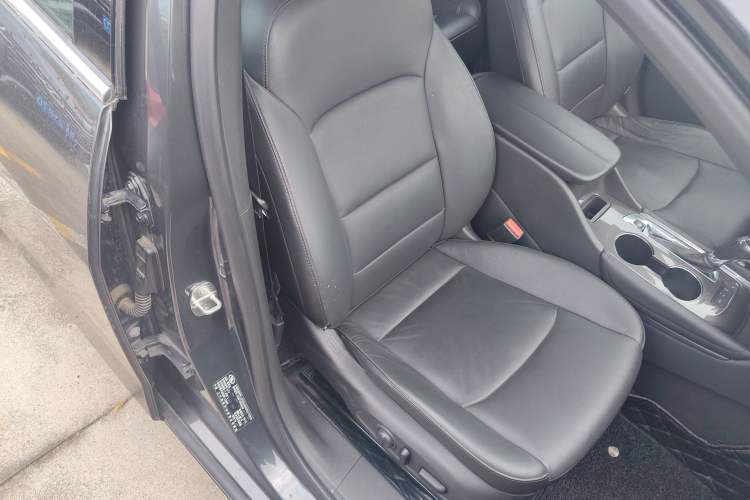 Used Chevrolet Malibu XL 2016 1.5T Dual-Clutch Ruichi Edition Right Front Seat