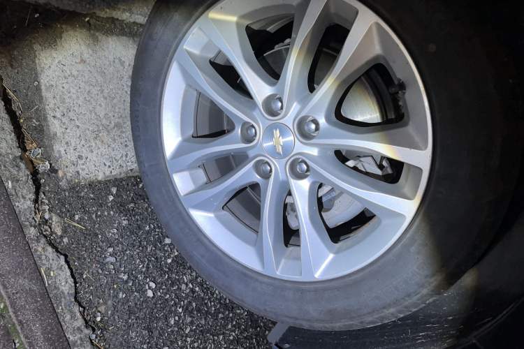 Used Chevrolet Malibu XL 2016 1.5T Dual-Clutch Ruichi Edition Right Front Wheel Hub