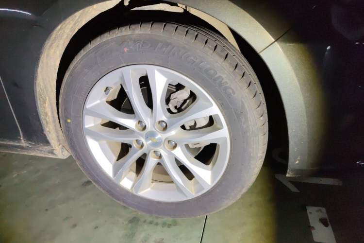 Used Chevrolet Malibu XL 2016 1.5T Dual-Clutch Ruichi Edition Right Front Wheel Hub