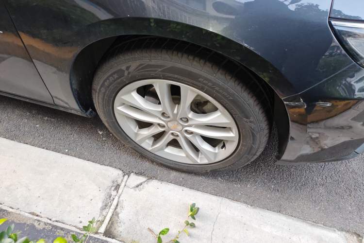 Used Chevrolet Malibu XL 2016 1.5T Dual-Clutch Ruichi Edition Right Front Wheel Hub