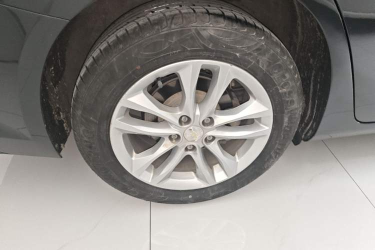 Used Chevrolet Malibu XL 2016 1.5T Dual-Clutch Ruichi Edition Right Rear Wheel Hub