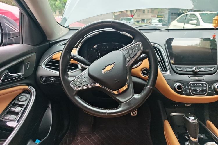 Used Chevrolet Malibu XL 2016 1.5T Dual-Clutch RuiShang Edition Steering Wheel