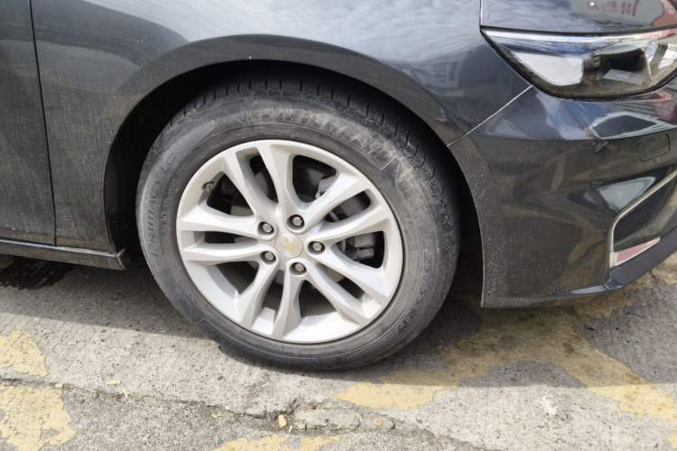 Used Chevrolet Malibu XL 2016 1.5T Dual-Clutch RuiShang Edition Right Front Wheel Hub