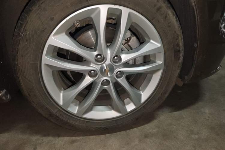 Used Chevrolet Malibu XL 2016 1.5T Dual-Clutch Ruichi Edition Right Front Wheel Hub