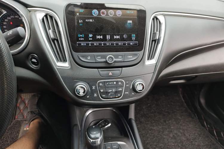 Used Chevrolet Malibu XL 2016 2.5L Automatic RuiShang Version Audio And AC Panel