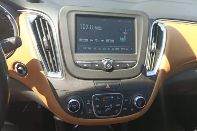Used Chevrolet Malibu XL 2016 1.5T Dual-Clutch Ruichi Edition Audio And AC Panel