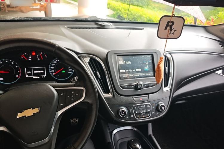 Used Chevrolet Malibu XL 2016 1.5T Dual-Clutch Ruichi Edition Center Console