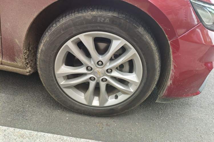 Used Chevrolet Malibu XL 2016 1.5T Dual-Clutch Ruichi Edition Right Front Wheel Hub