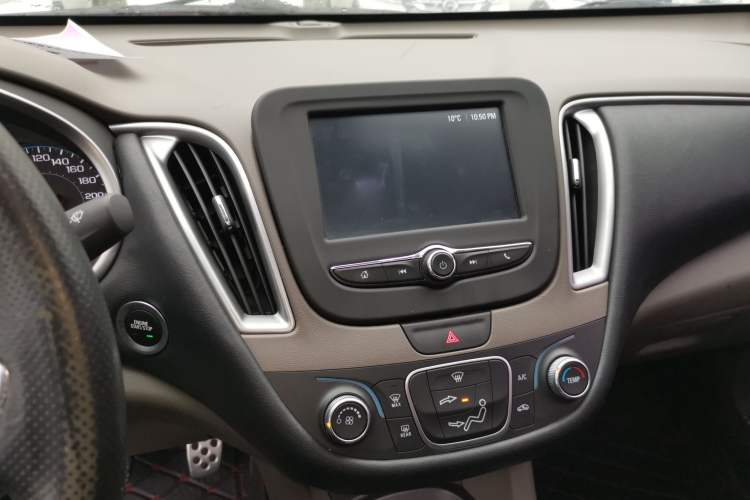 Used Chevrolet Malibu XL 2016 1.5T Dual-Clutch Enjoyment Edition Audio And AC Panel