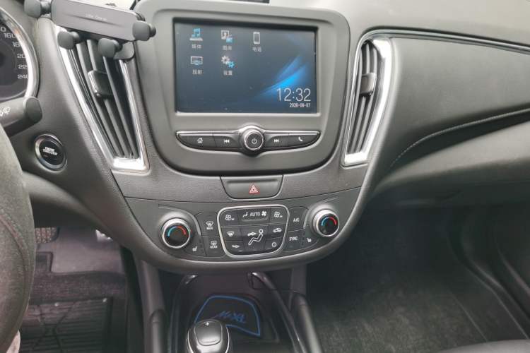 Used Chevrolet Malibu XL 2016 1.5T Dual-Clutch Ruichi Edition Audio And AC Panel