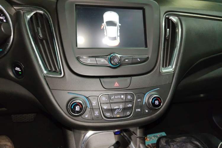 Used Chevrolet Malibu XL 2016 1.5T Dual-Clutch Ruichi Edition Audio And AC Panel