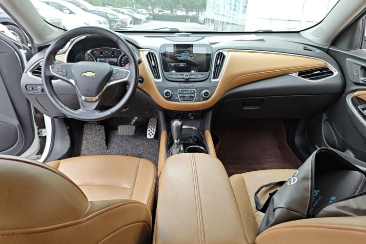 Used Chevrolet Malibu XL 2016 1.5T Dual-Clutch Ruibao Edition Center Console
