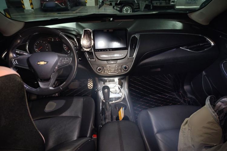 Used Chevrolet Malibu XL 2016 1.5T Dual-Clutch Ruichi Edition Center Console