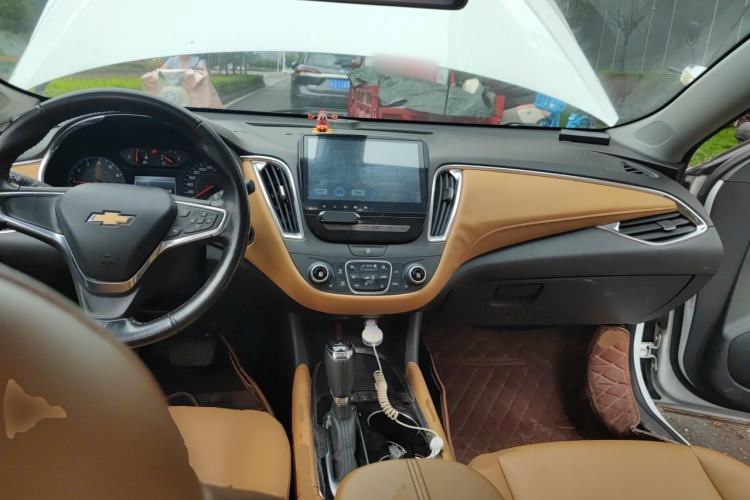 Used Chevrolet Malibu XL 2016 1.5T Dual-Clutch Ruichi Edition Center Console