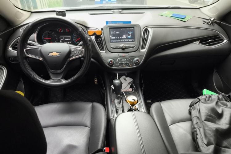 Used Chevrolet Malibu XL 2016 1.5T Dual-Clutch Ruichi Edition Center Console