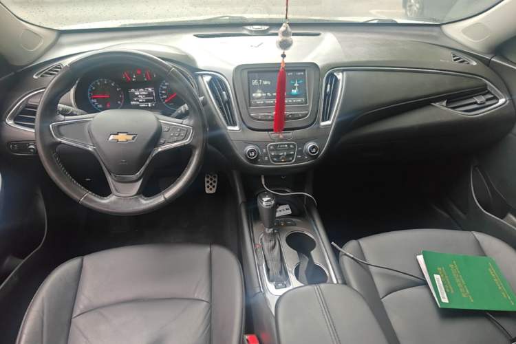 Used Chevrolet Malibu XL 2016 1.5T Dual-Clutch Ruichi Edition Center Console