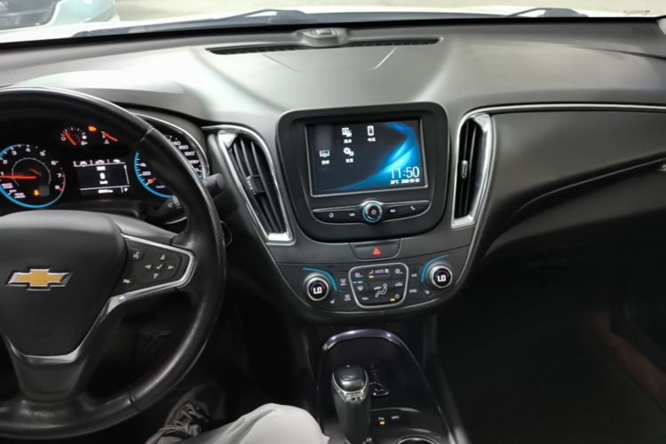 Used Chevrolet Malibu XL 2016 1.5T Dual-Clutch Ruichi Edition Center Console
