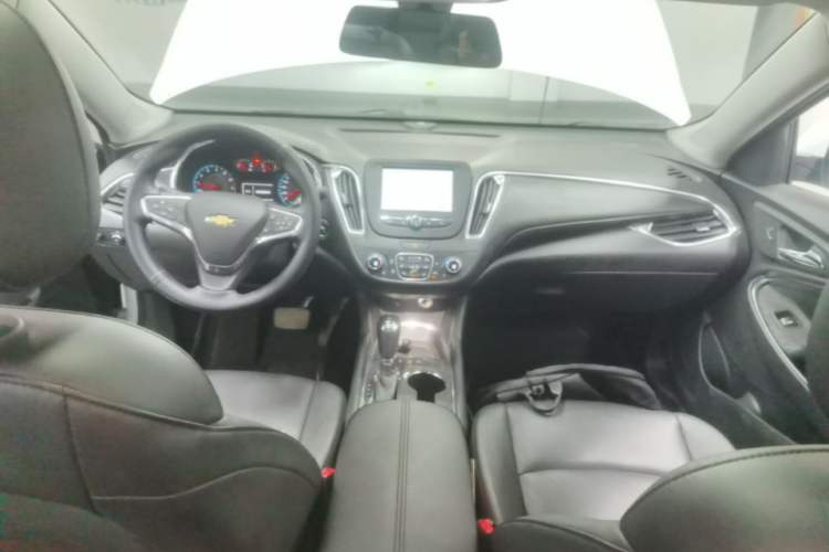 Used Chevrolet Malibu XL 2016 1.5T Dual-Clutch Ruichi Edition Center Console