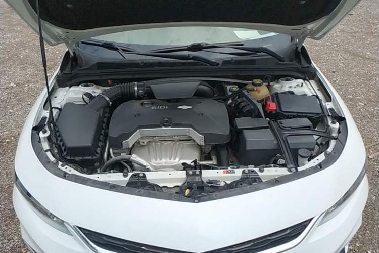 Used Chevrolet Malibu XL 2016 2.5L Automatic RuiZun Edition Engine Bay