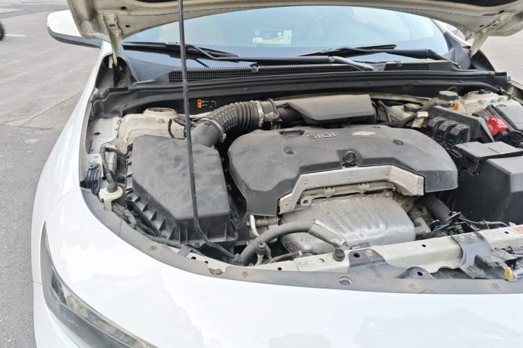 Used Chevrolet Malibu XL 2016 2.5L Automatic RuiZun Edition Engine Bay Right