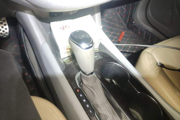 Used Chevrolet Malibu XL 2016 1.5T Dual-Clutch Enjoyment Edition Gear Lever