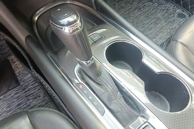 Used Chevrolet Malibu XL 2016 1.5T Dual-Clutch RuiShang Edition Gear Lever