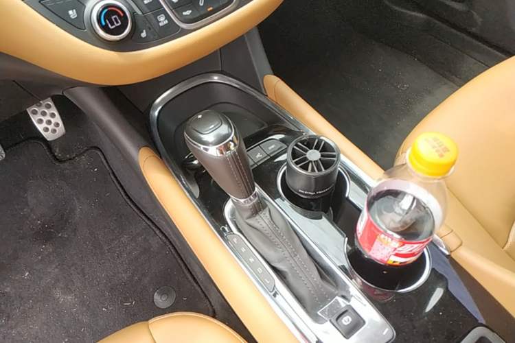 Used Chevrolet Malibu XL 2016 2.5L Automatic RuiZun Edition Gear Lever