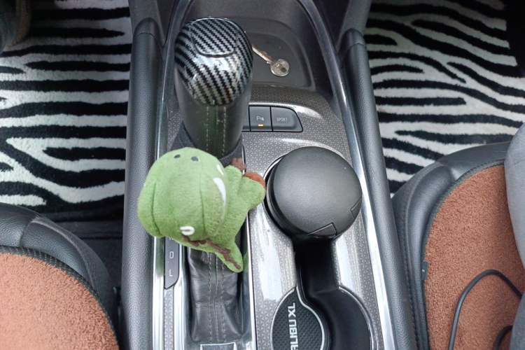 Used Chevrolet Malibu XL 2016 1.5T Dual-Clutch RuiShang Edition Gear Lever