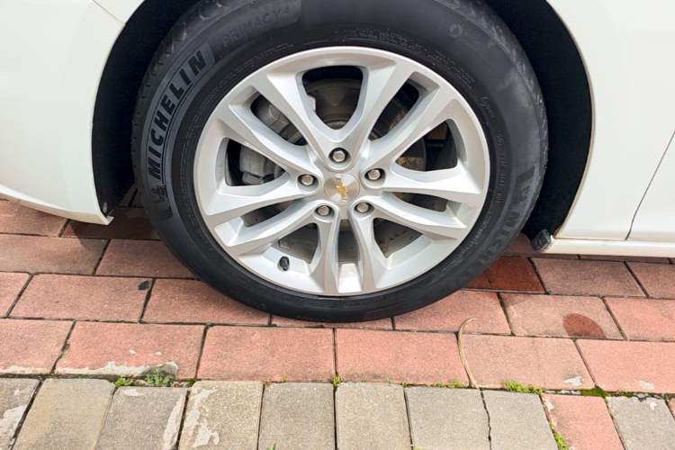 Used Chevrolet Malibu XL 2016 1.5T Dual-Clutch RuiShang Edition Left Front Wheel Hub
