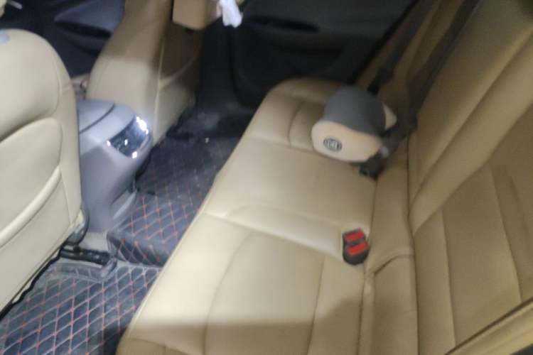 Used Chevrolet Malibu XL 2016 1.5T Dual-Clutch Enjoyment Edition Left Rear Seat