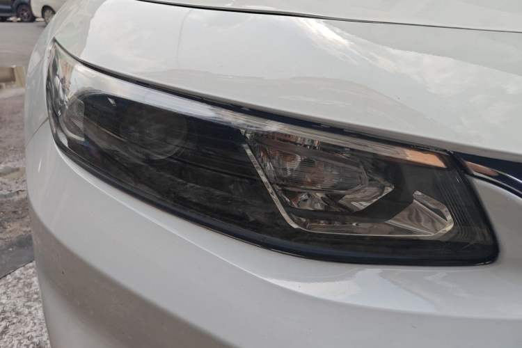 Used Chevrolet Malibu XL 2016 1.5T Dual-Clutch Ruichi Edition Right Front Headlight
