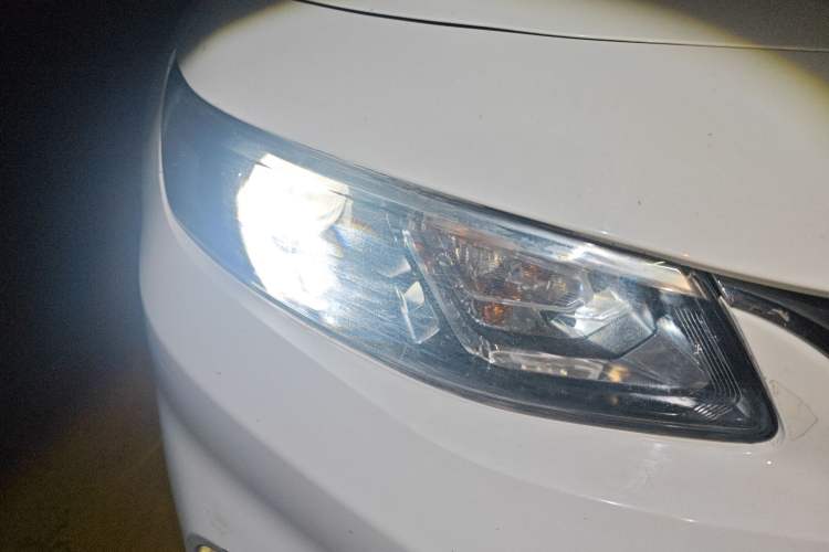 Used Chevrolet Malibu XL 2016 1.5T Dual-Clutch Ruichi Edition Right Front Headlight