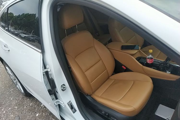Used Chevrolet Malibu XL 2016 2.5L Automatic RuiZun Edition Right Front Seat