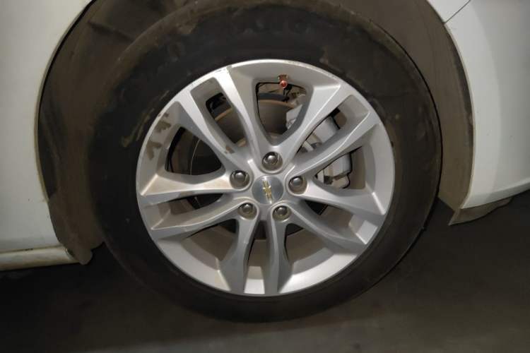 Used Chevrolet Malibu XL 2016 1.5T Dual-Clutch Ruichi Edition Right Front Wheel Hub