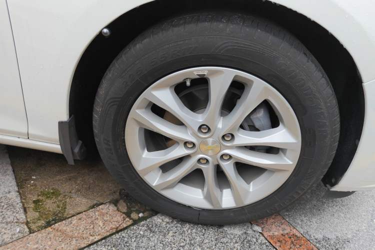 Used Chevrolet Malibu XL 2016 1.5T Dual-Clutch Ruichi Edition Right Front Wheel Hub