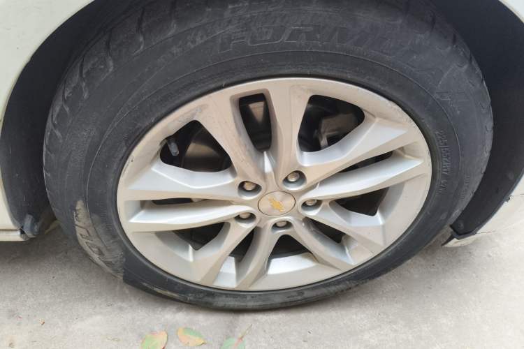 Used Chevrolet Malibu XL 2016 1.5T Dual-Clutch RuiShang Edition Right Front Wheel Hub