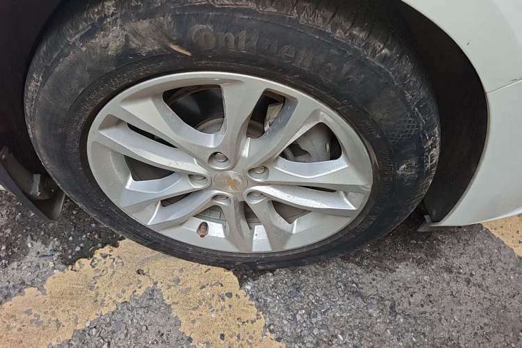 Used Chevrolet Malibu XL 2016 1.5T Dual-Clutch Ruichi Edition Right Front Wheel Hub