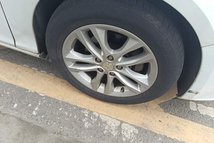 Used Chevrolet Malibu XL 2016 1.5T Dual-Clutch Ruichi Edition Right Front Wheel Hub