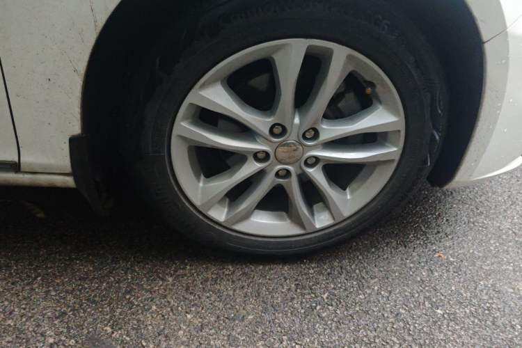 Used Chevrolet Malibu XL 2016 1.5T Dual-Clutch Ruichi Edition Right Front Wheel Hub