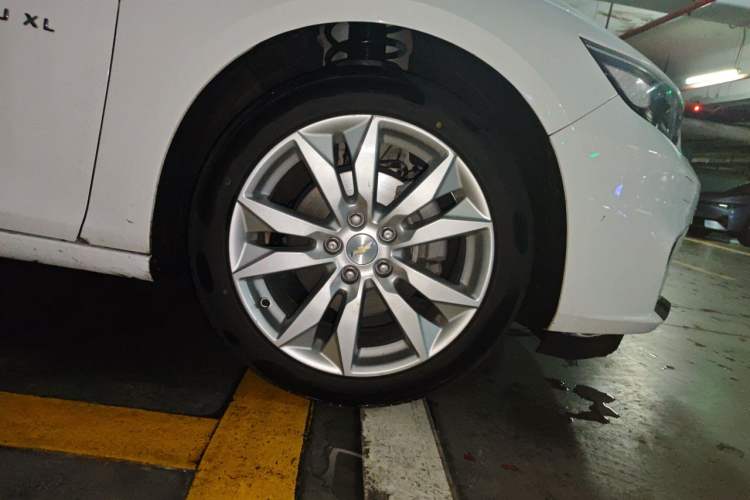 Used Chevrolet Malibu XL 2016 1.5T Dual-Clutch Ruibao Edition Right Front Wheel Hub