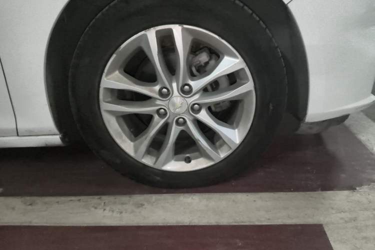 Used Chevrolet Malibu XL 2016 1.5T Dual-Clutch Ruichi Edition Right Front Wheel Hub